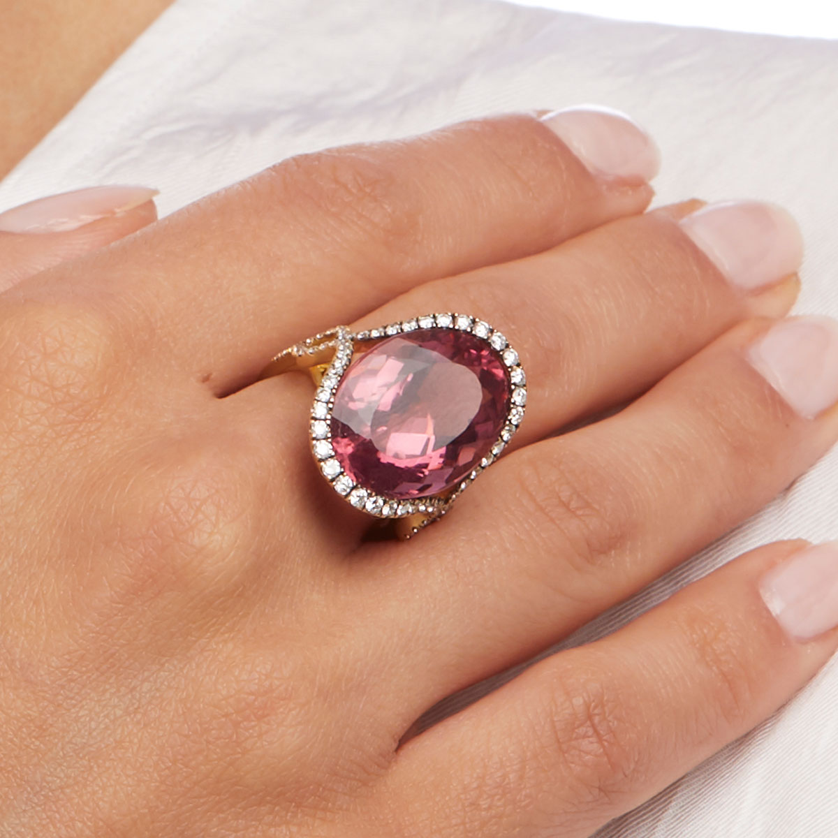 Baronessa Ring with Pink Tourmaline